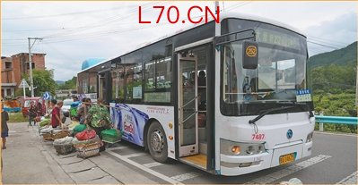 坐上惠农公交专线去卖菜（暖相册）