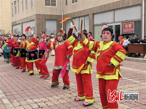 秦皇岛市北戴河区草厂村举办民间艺人秧歌文化展演