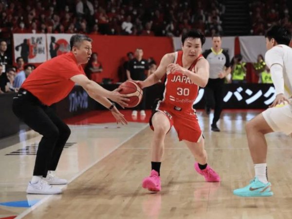 不学皇马！FIBA官方为“偷走胜利”向中国队道歉 声明非中国特供版